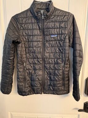Patagonia Black Women's Quilted Jacket with Multicolor Logo